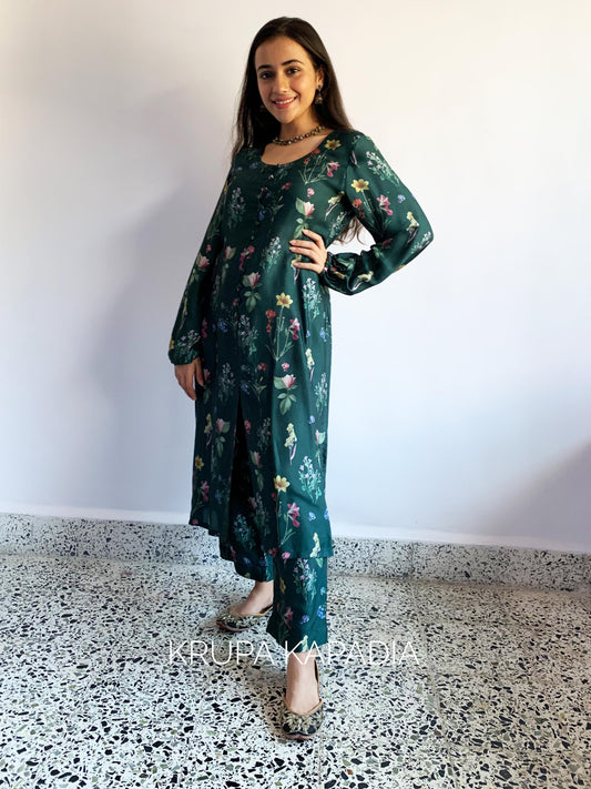 Bottle green balloon sleeves kurta and pyjama