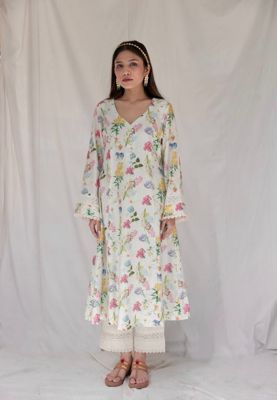 Floral printed ivory kurta & pyjama