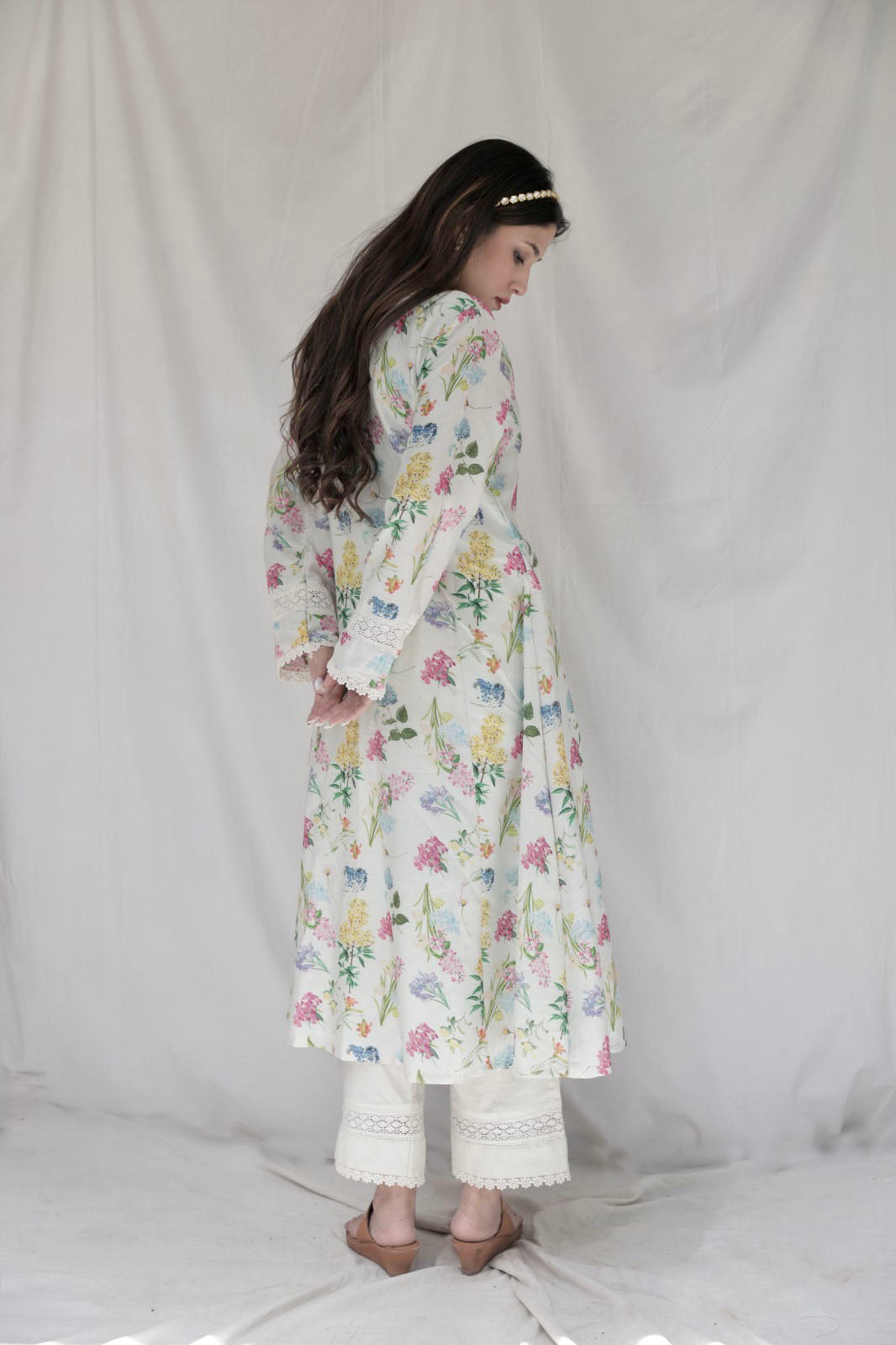 Floral printed ivory kurta & pyjama