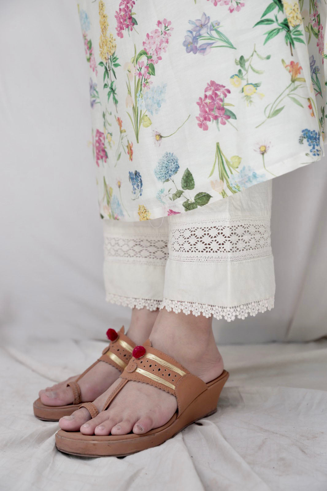 Floral printed ivory kurta & pyjama