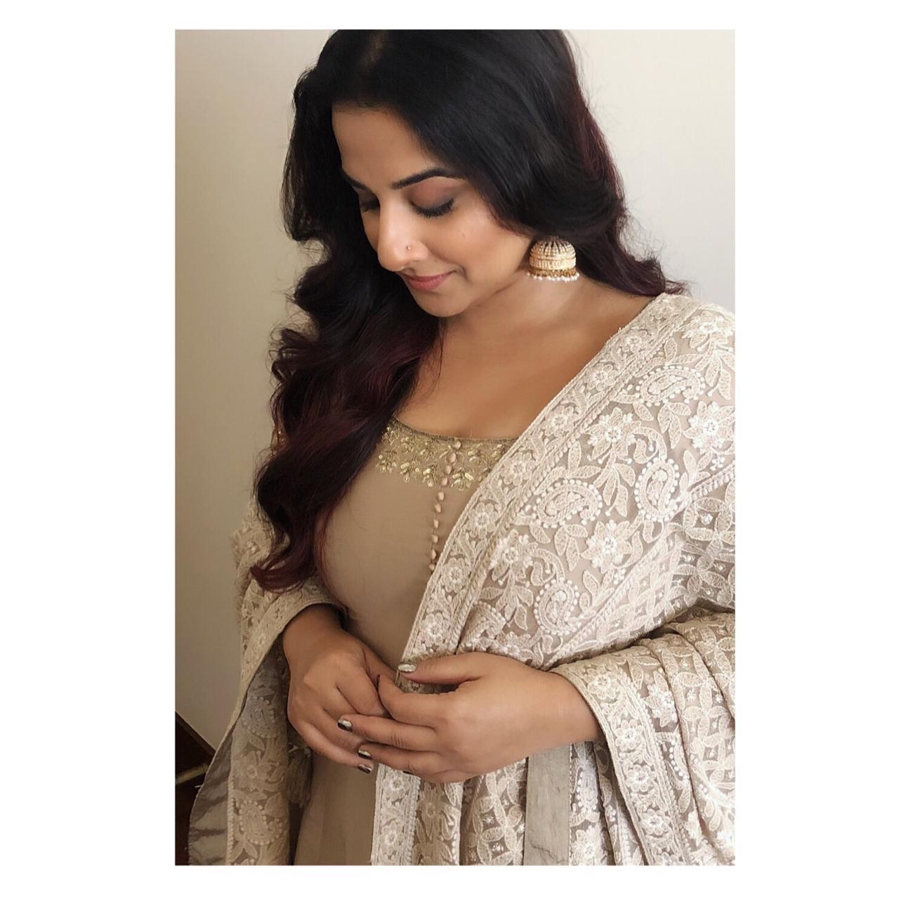 Vidya Balan : Beige hand embroidered anarkali with a lucknowi dupatta